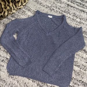open shoulder shirt
